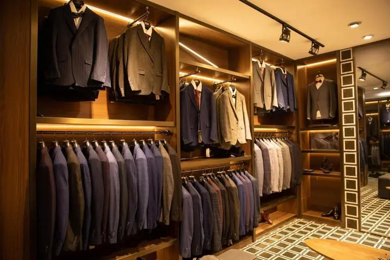 بدلة زفاف إيطالية مصممة خصيصًا للرجال