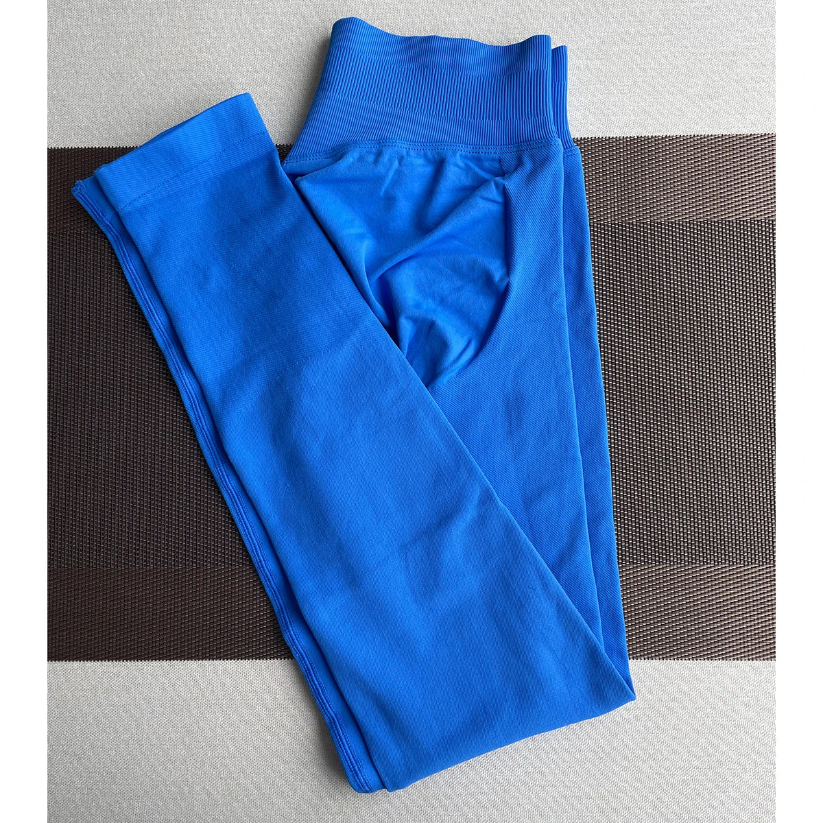 بنطال يوغا ضيق بدون درزات للنساء