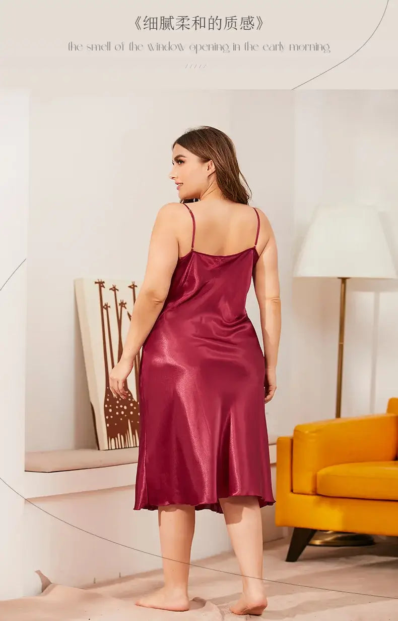 قميص نوم نسائي من الساتان بمقاسات كبيرة