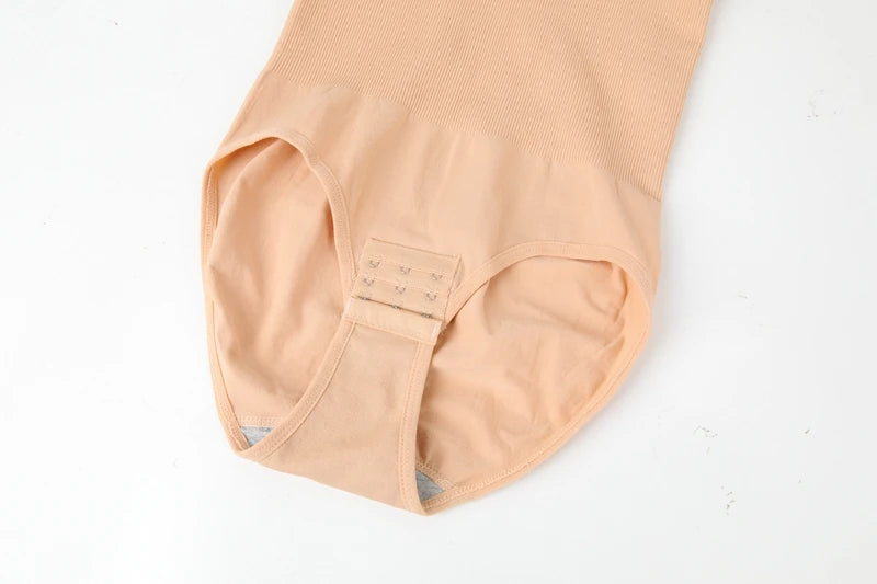 جمبسوت نسائي لتشكيل الجسم غير مرئي