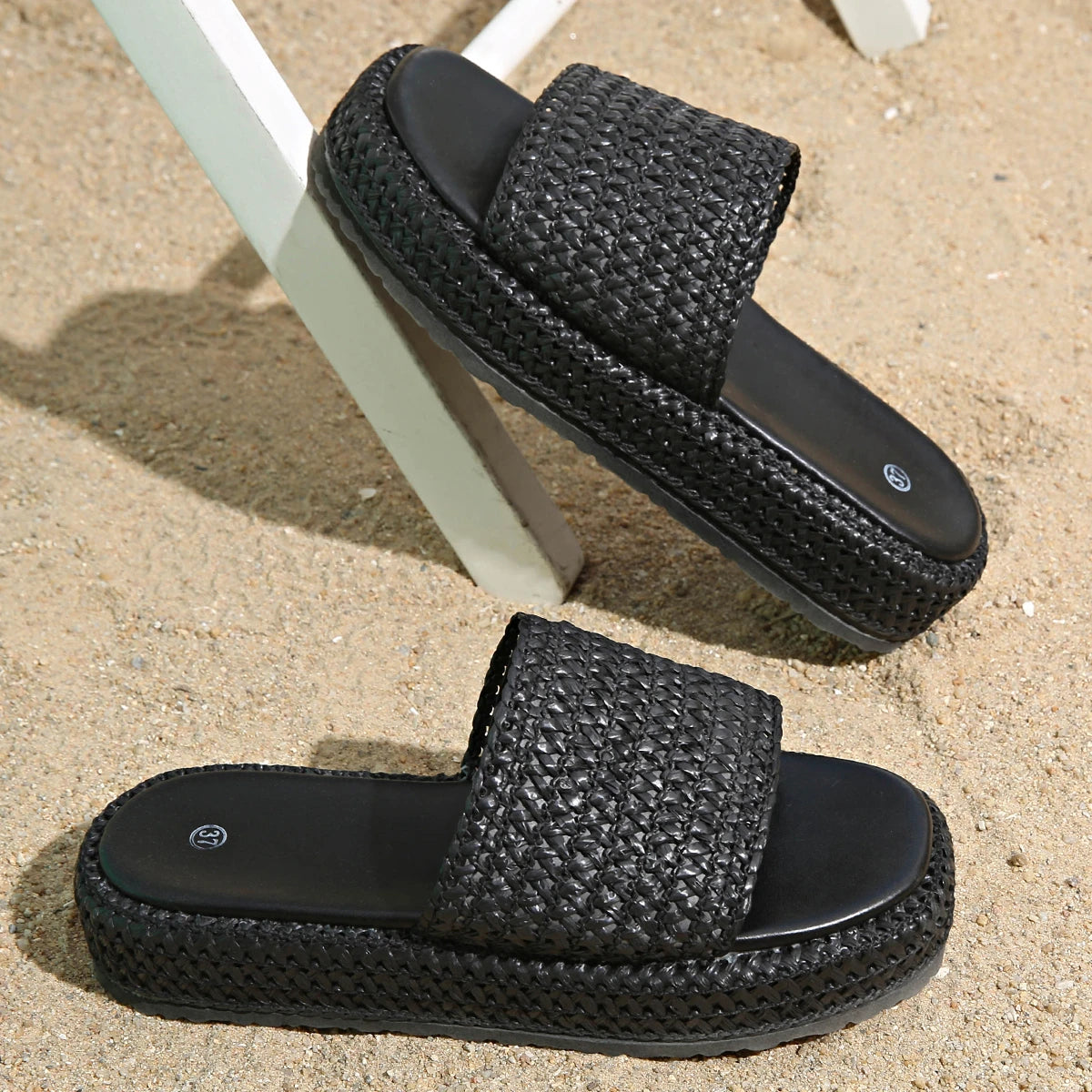 نعال مسطحة صيفية أنيقة - مقاسات كبيرة 2025