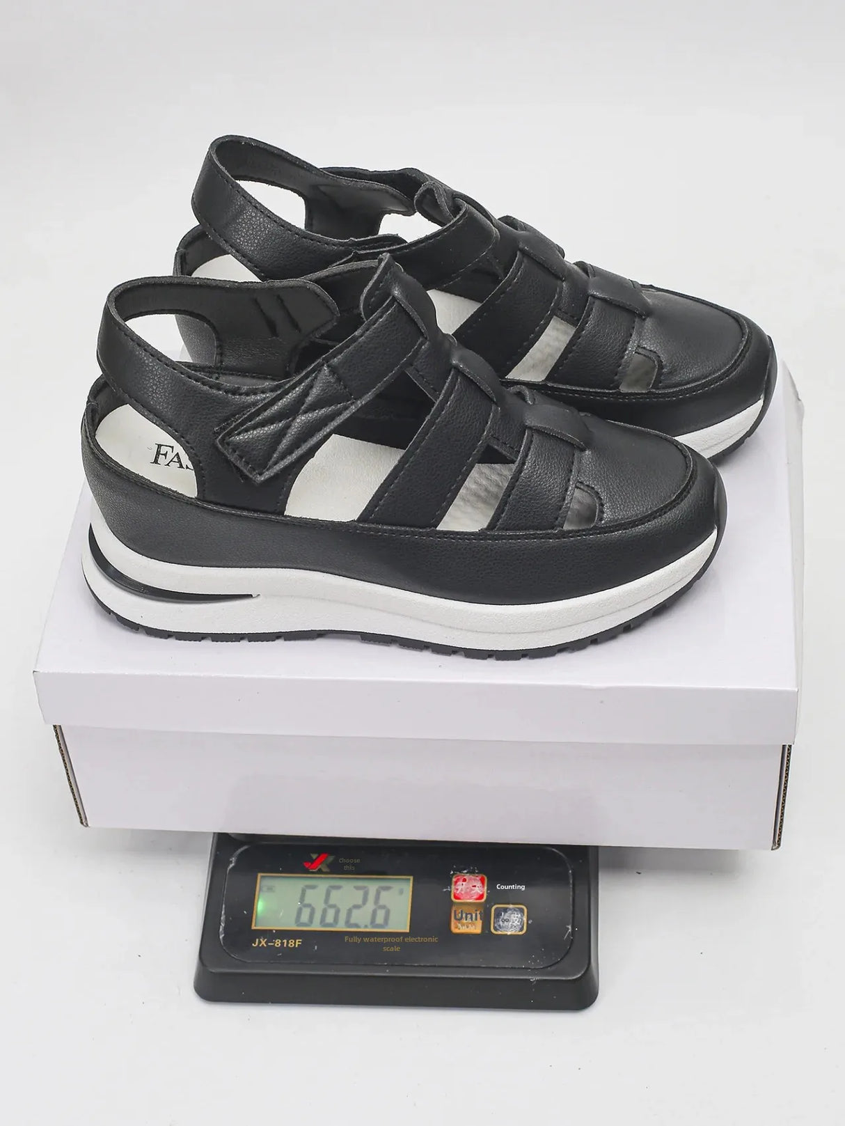 أحذية المشي لمسافات طويلة الخارجية المقاومة للماء للنساء