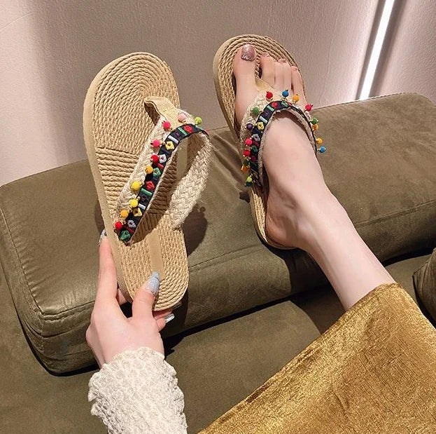 صنادل شاطئ نسائية بكعب منخفض ومضادة للانزلاق