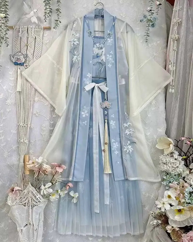 Plus size light-blue hanfu vintage dress for women, featuring floral designs and flowing sleeves, ideal for cosplay.