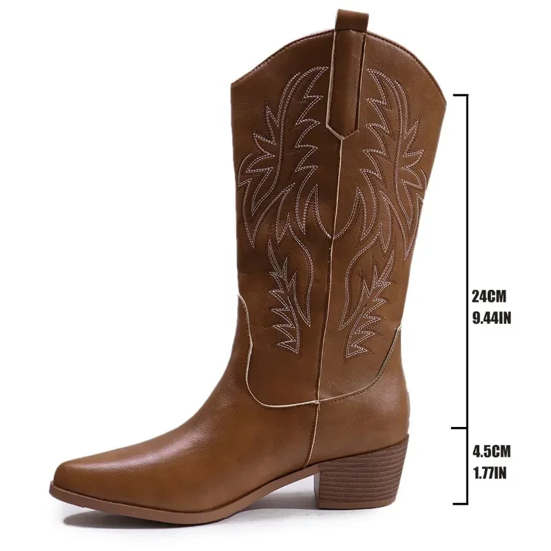 أحذية نسائية متوسطة الساق بمقدمة مدببة وكعب من الفرو