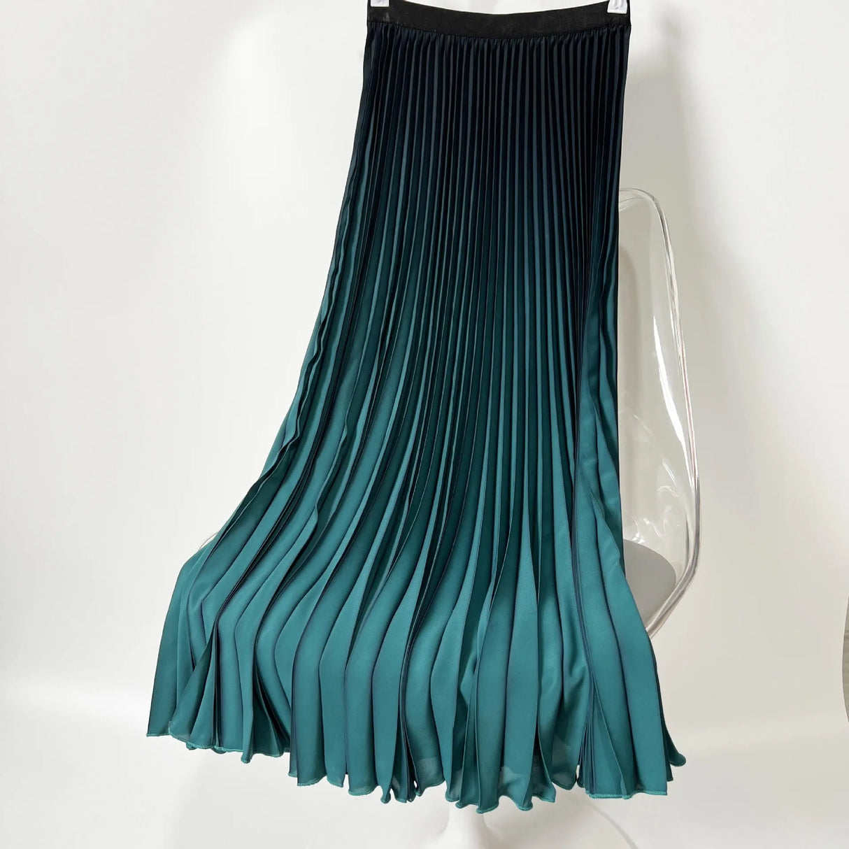 Women Gradient Pleated Skirt