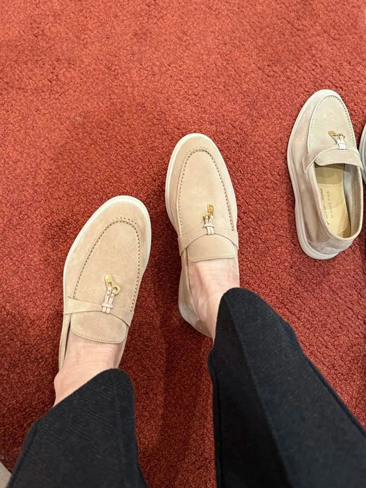 حذاء مسطح سهل الارتداء من الجلد للنساء