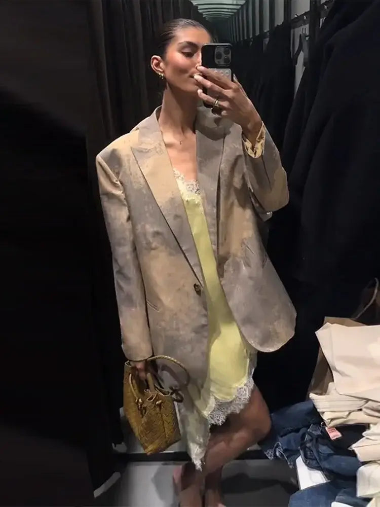 طقم فستان وسترة من الدانتيل المرقّع للنساء