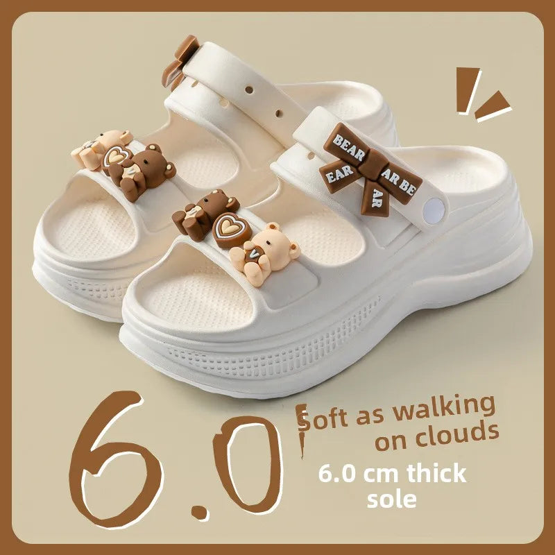 صنادل نسائية بكعب رفيع للصيف في الهواء الطلق