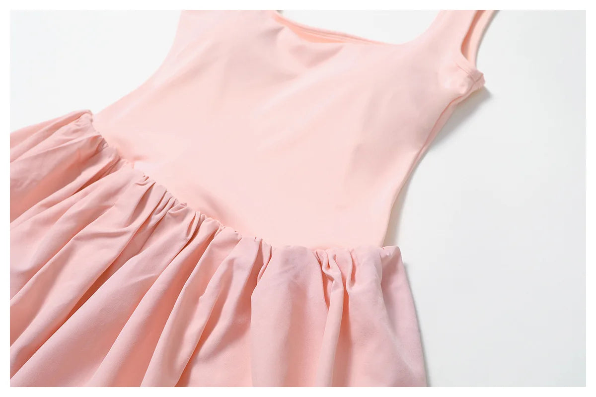 جمبسوت يوغا نسائي بتنورة قصيرة