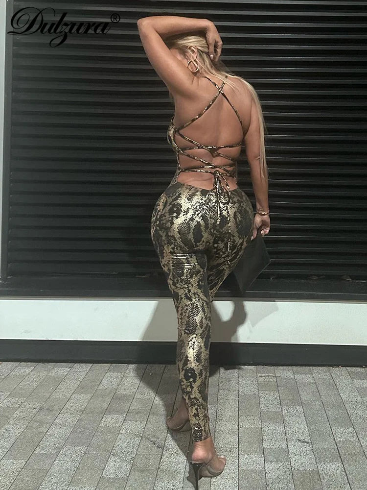 شيمارا™ – جمبسوت صيفي بظهر متقاطع (لامع، منعش، ومناسب للخروجات الليلية)