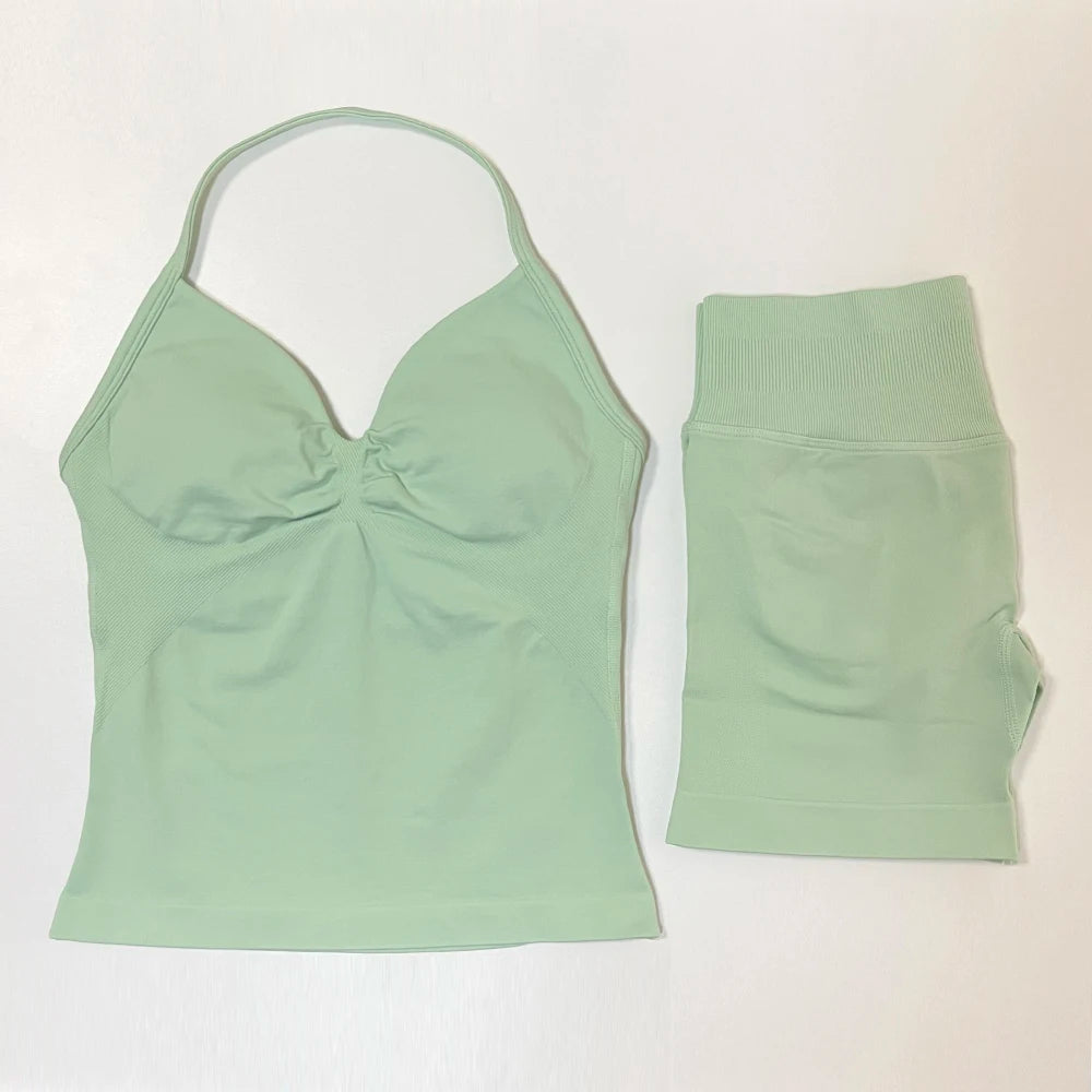 ملابس نوم صيفية نسائية مزينة بالزهور