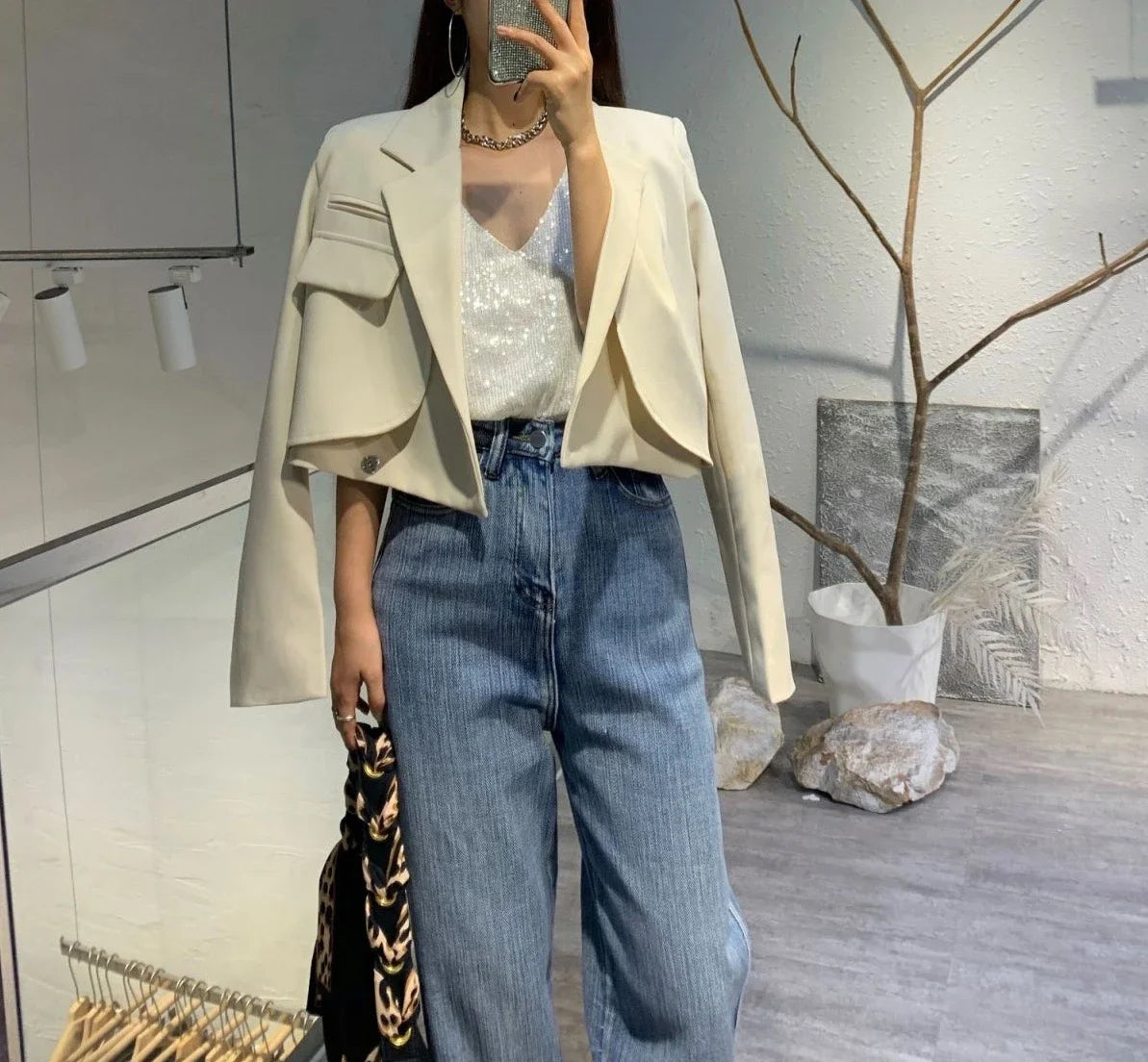 Cropique™ – Youthful Crop Blazer (Korean Style, Short Cut, Bold Look)