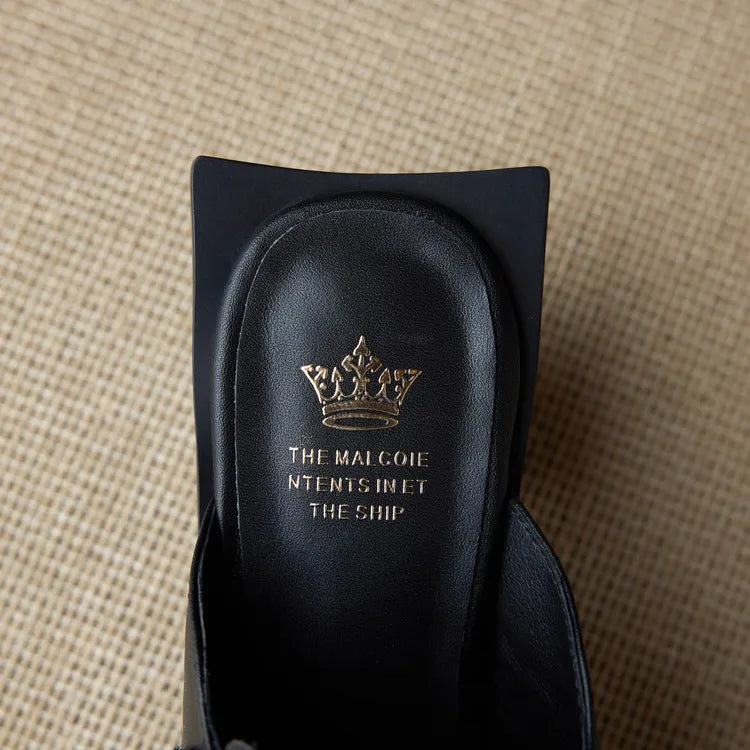 نعال نسائية فاخرة مرصعة بأحجار الراين