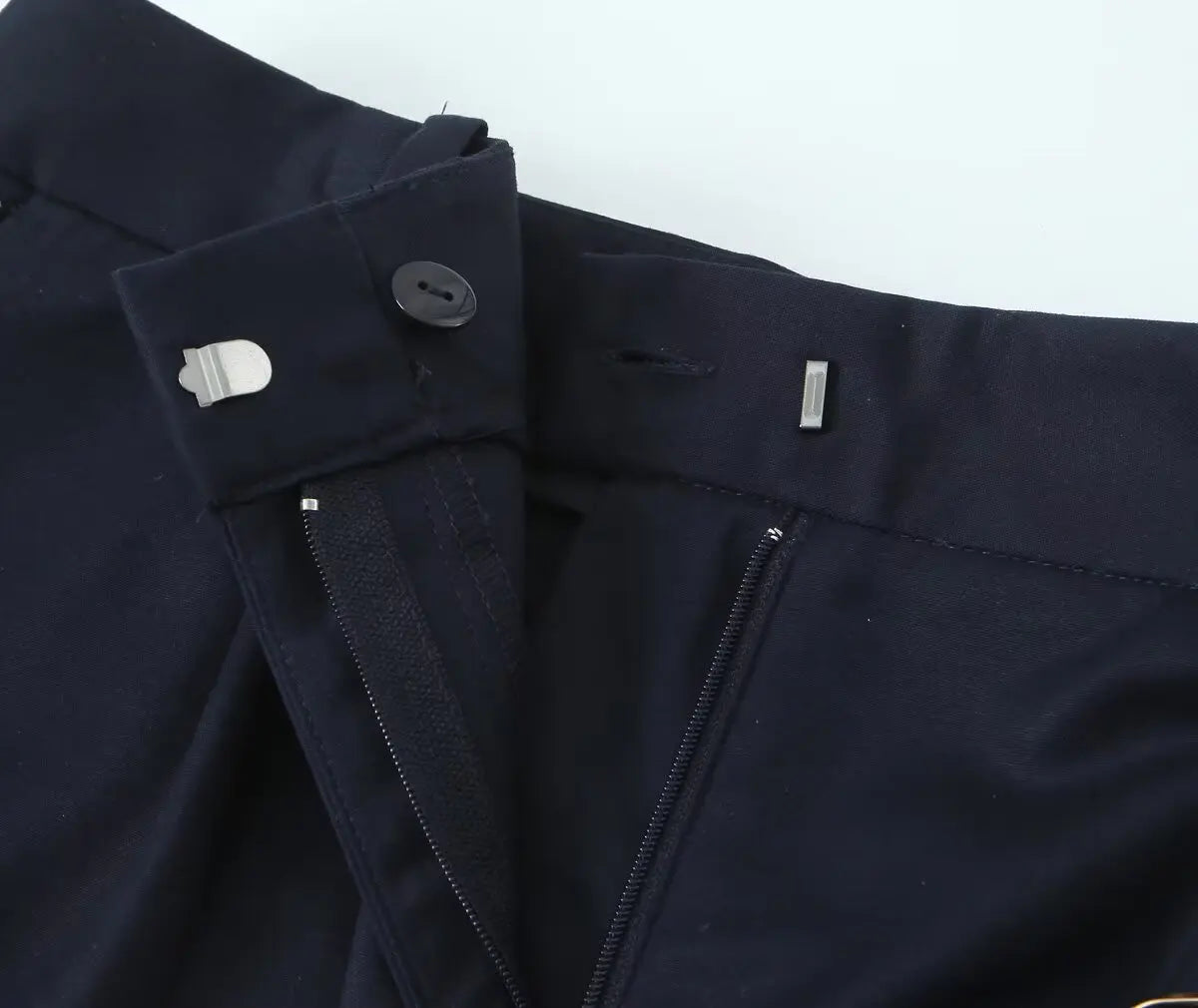 Women's Belted Pleated Wide Shorts