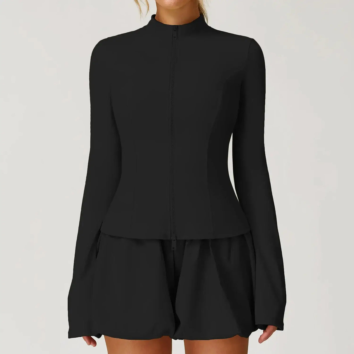 سترة تدريب نسائية مرنة بقصّة Slim Fit