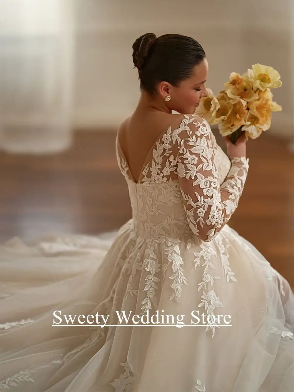 فستان زفاف نسائي بأكمام طويلة وتطريز لامع بمقاسات كبيرة