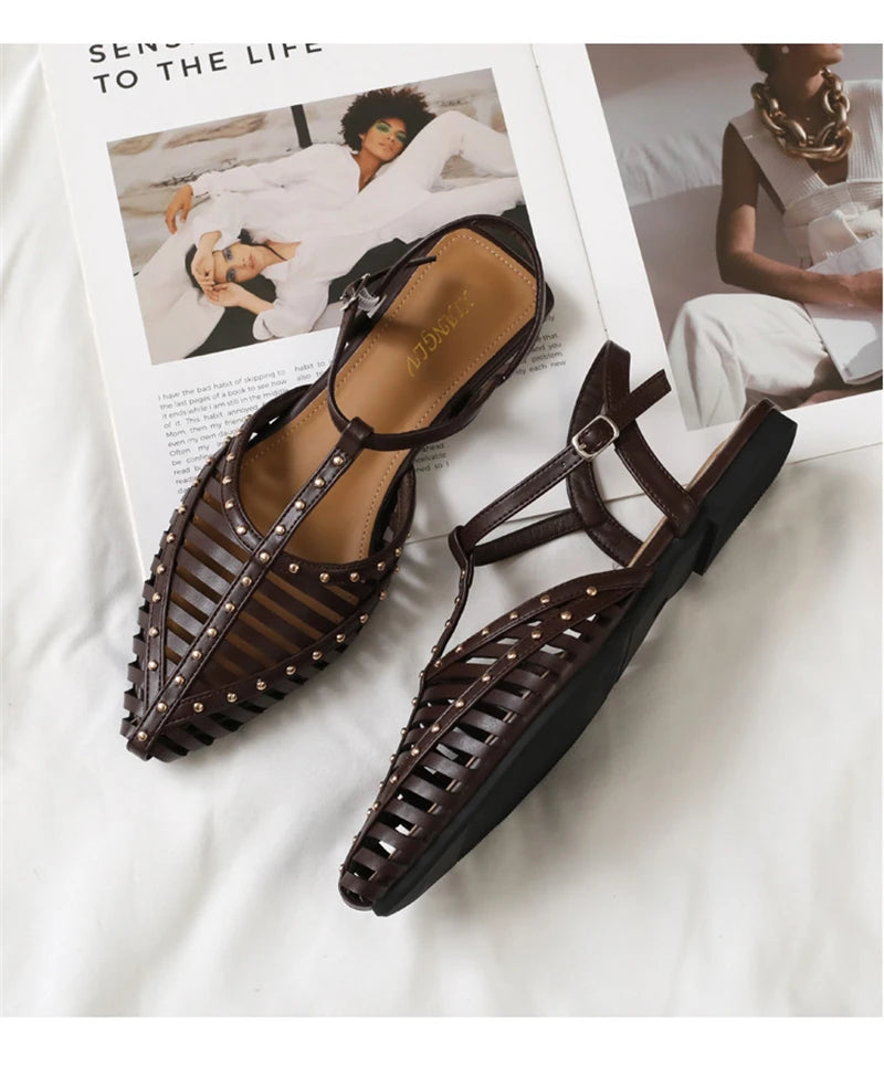 Women’s Pointed Toe Flat Roman Sandals