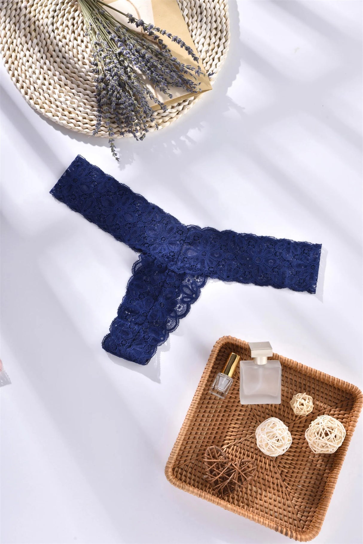 سراويل داخلية نسائية من حجر الراين