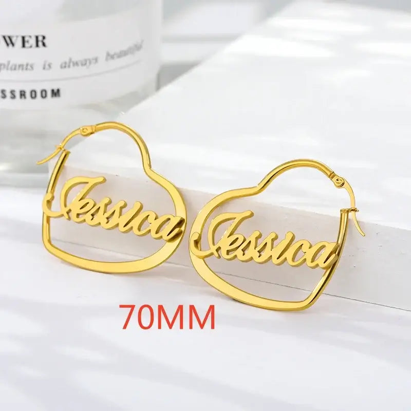 أقراط دائرية مخصصة تحمل اسم التاج اللطيف للنساء