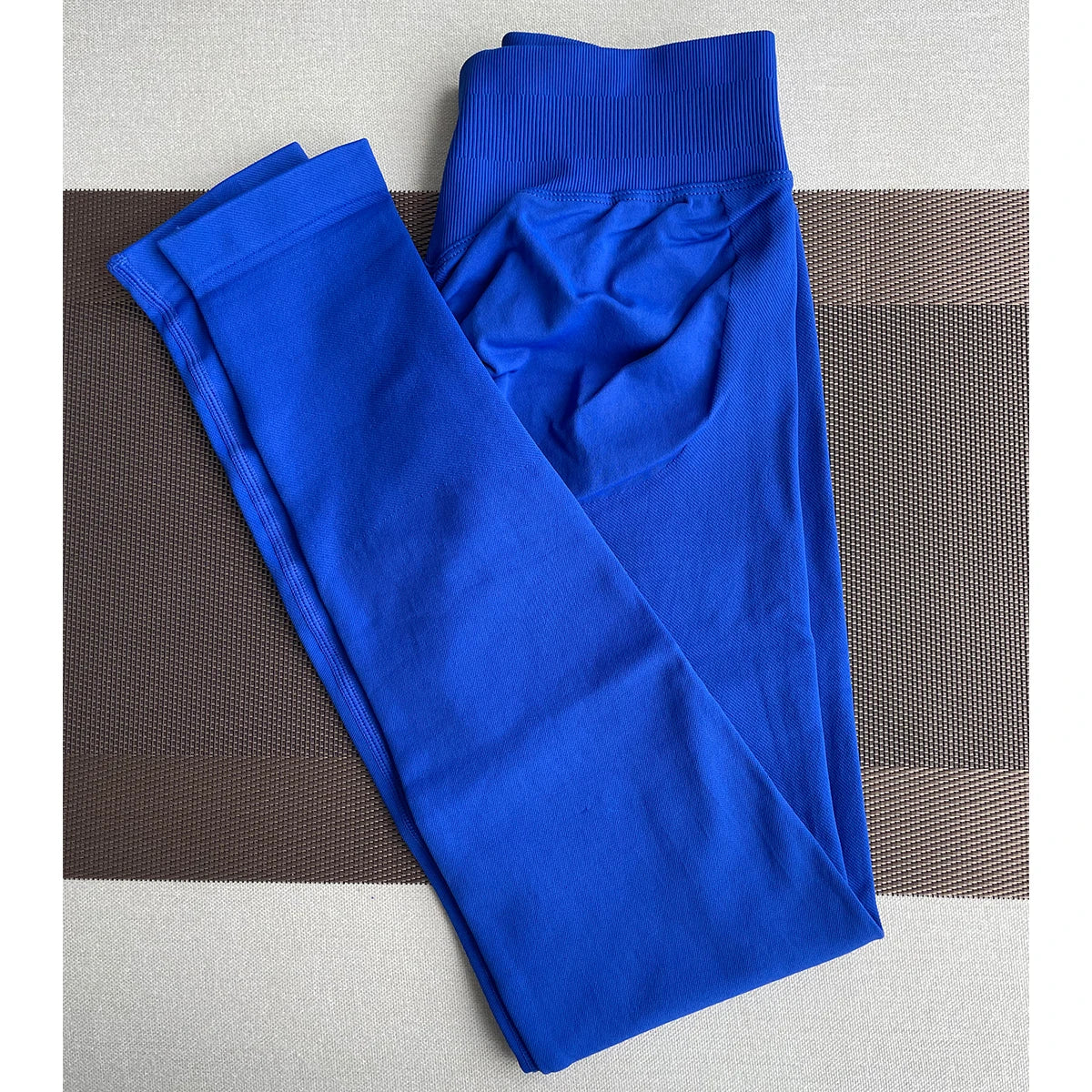 بنطال يوغا ضيق بدون درزات للنساء