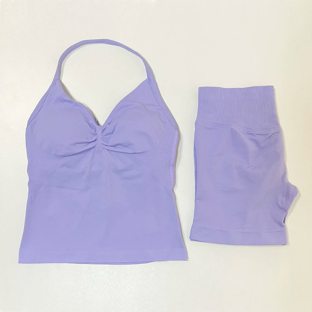 ملابس نوم صيفية نسائية مزينة بالزهور