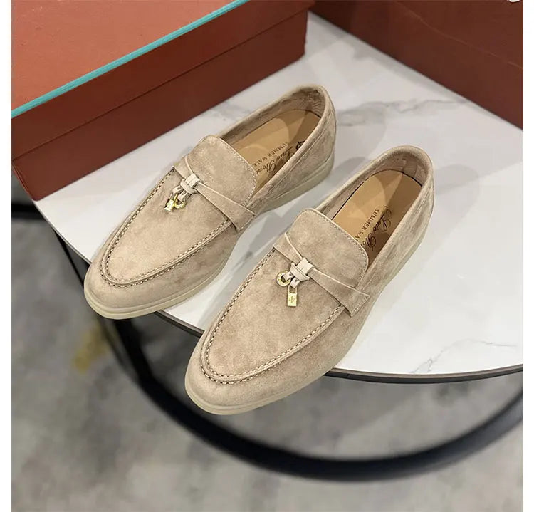 حذاء مسطح سهل الارتداء من الجلد للنساء