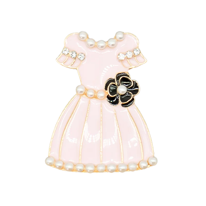 إكسسوارات أحذية معدنية مصممة للنساء