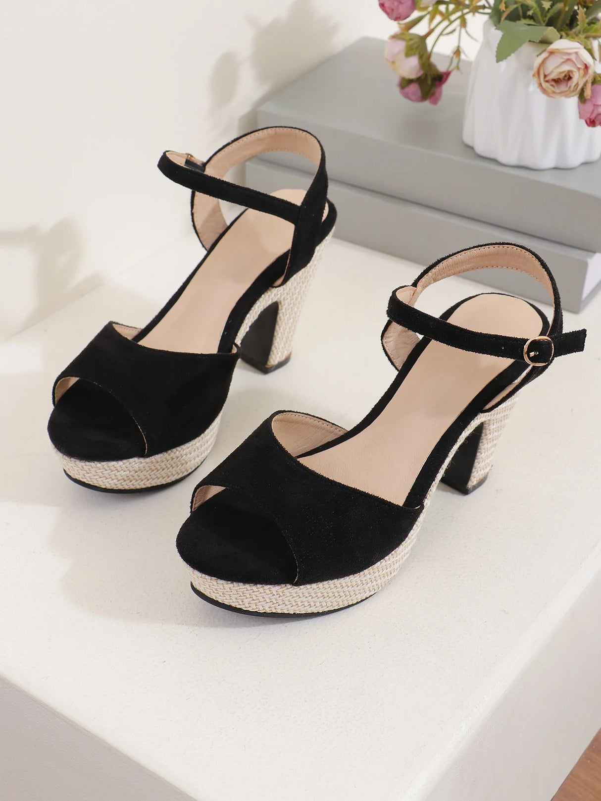 حذاء بكعب سميك وأصابع قدم سمكية - صيف 2025