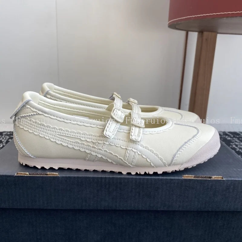 أحذية باليه مسطحة نسائية بمقدمة مستديرة من الدانتيل والجلد الطبيعي