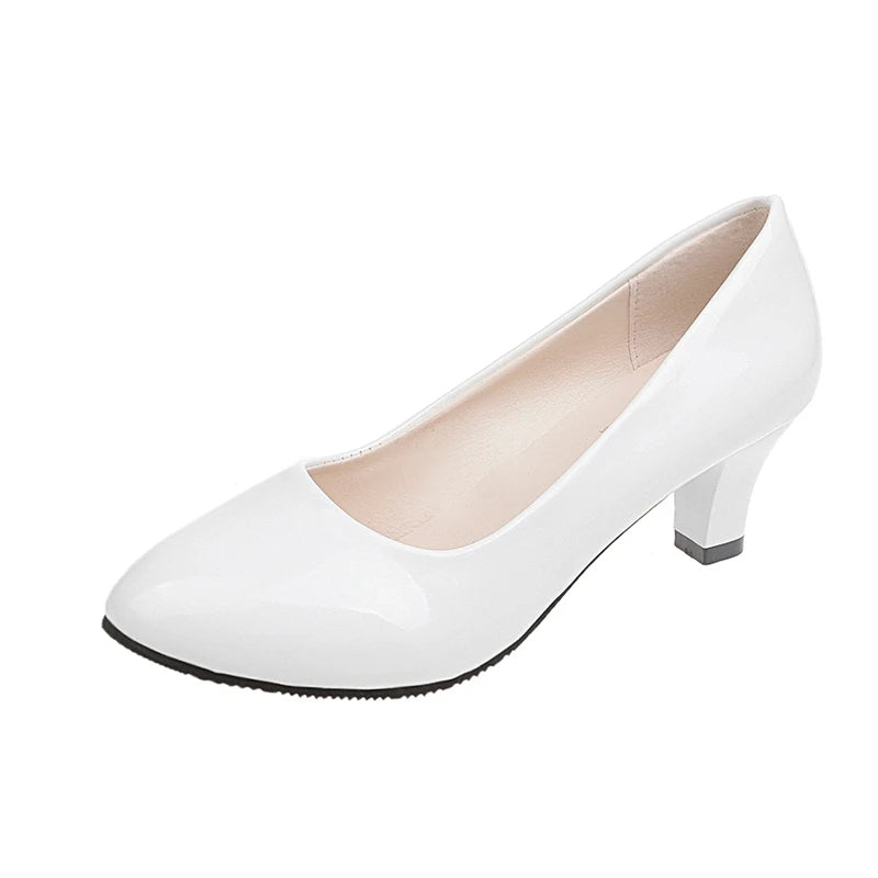 حذاء بكعب منخفض بلون البيج - مناسب للمكتب والحفلات 2025