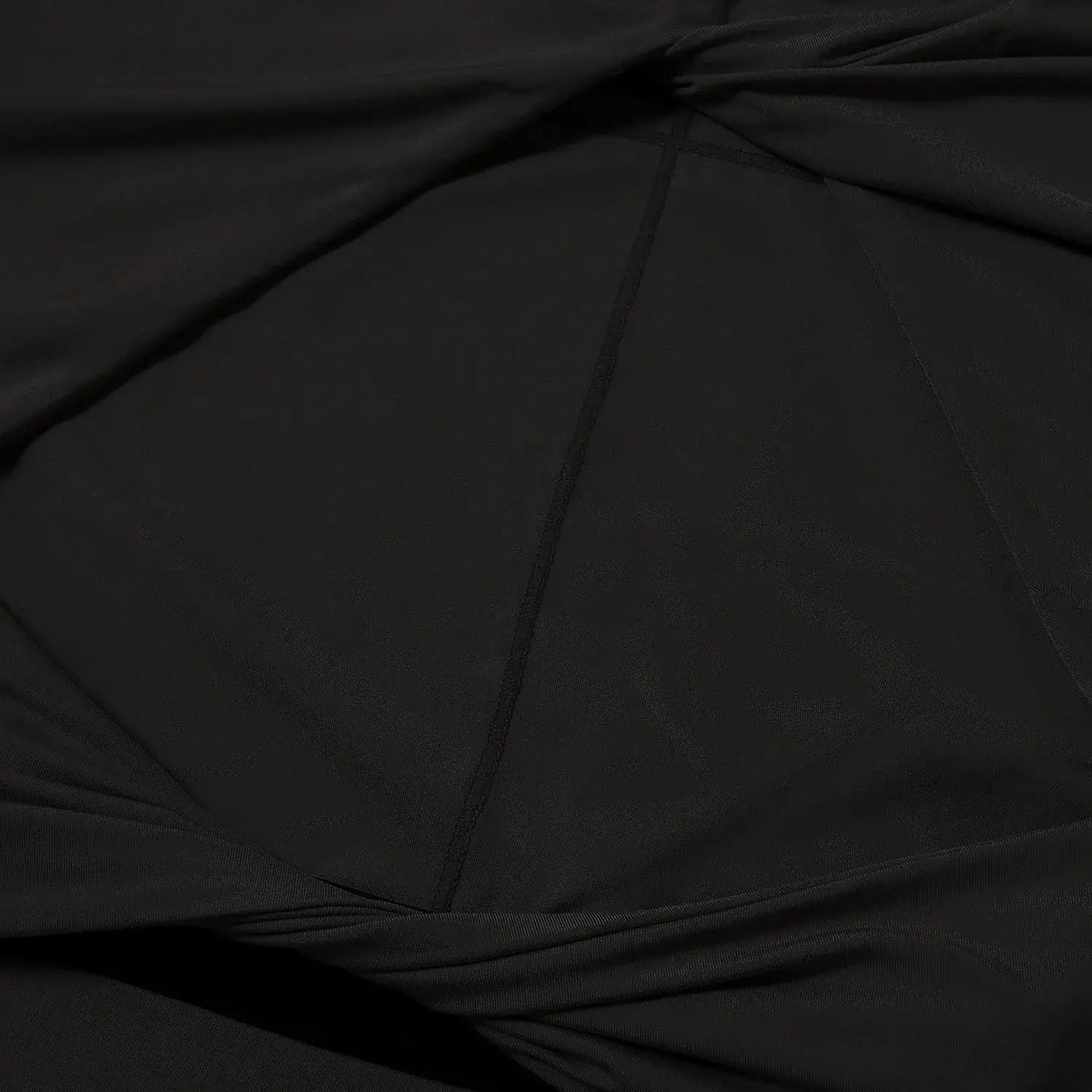 بلوزة يوغا نسائية مفتوحة الظهر بأكمام طويلة