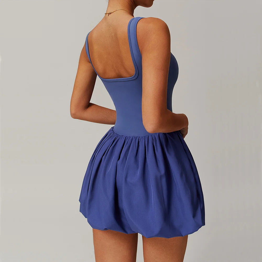 جمبسوت يوغا نسائي بتنورة قصيرة