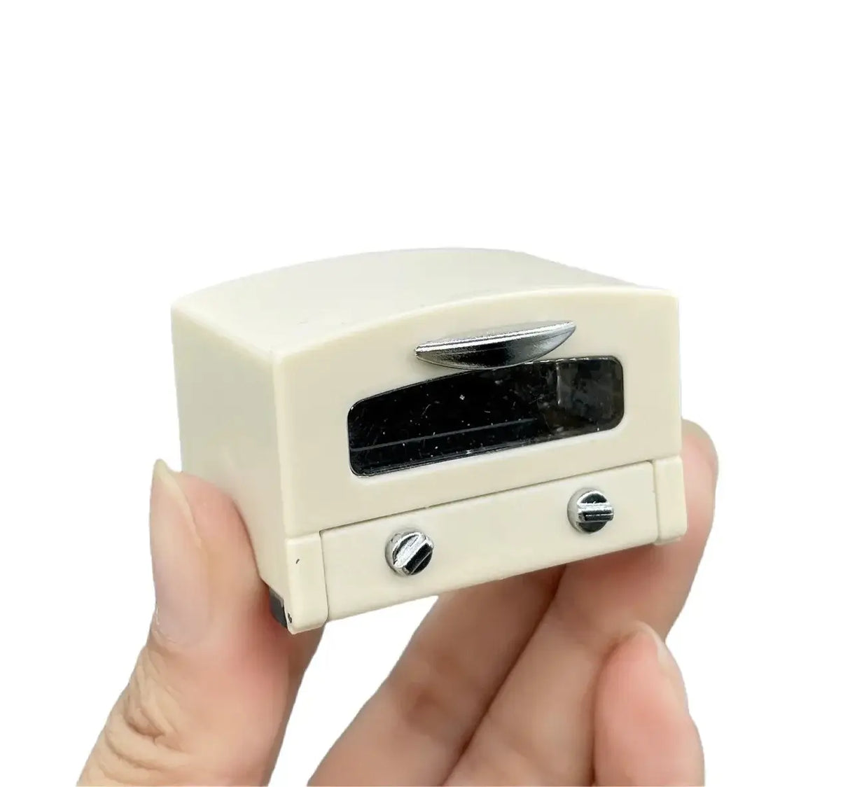 Mini resin oven prop for newborn baby photography, ideal for creative photo sessions, suitable for ages 0-6 months.