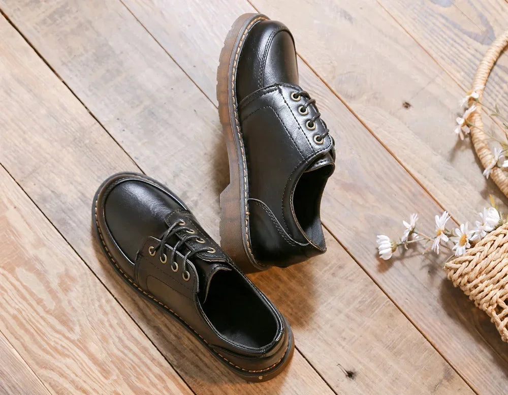 أحذية مسطحة نسائية من طراز بروج 2025