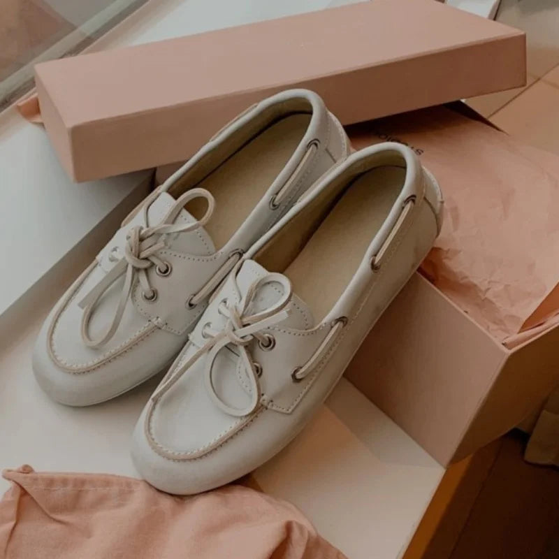 أحذية نسائية بدون كعب - حذاء مسطح برباط من الجلد الطبيعي 2025