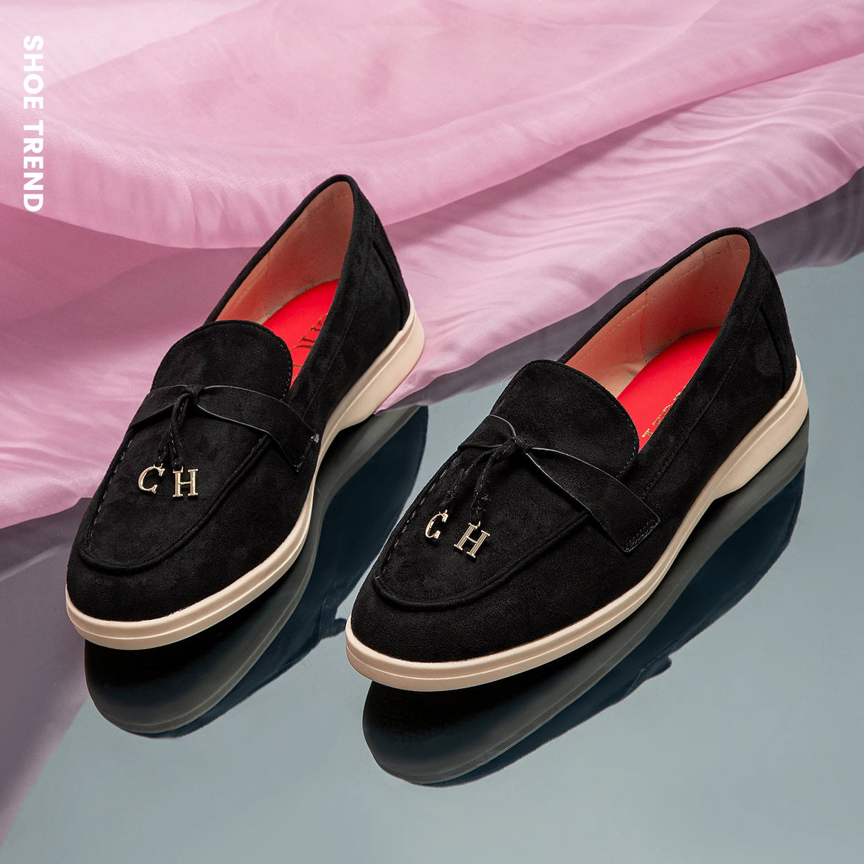 حذاء نسائي من الجلد اللامع بمقدمة مدببة