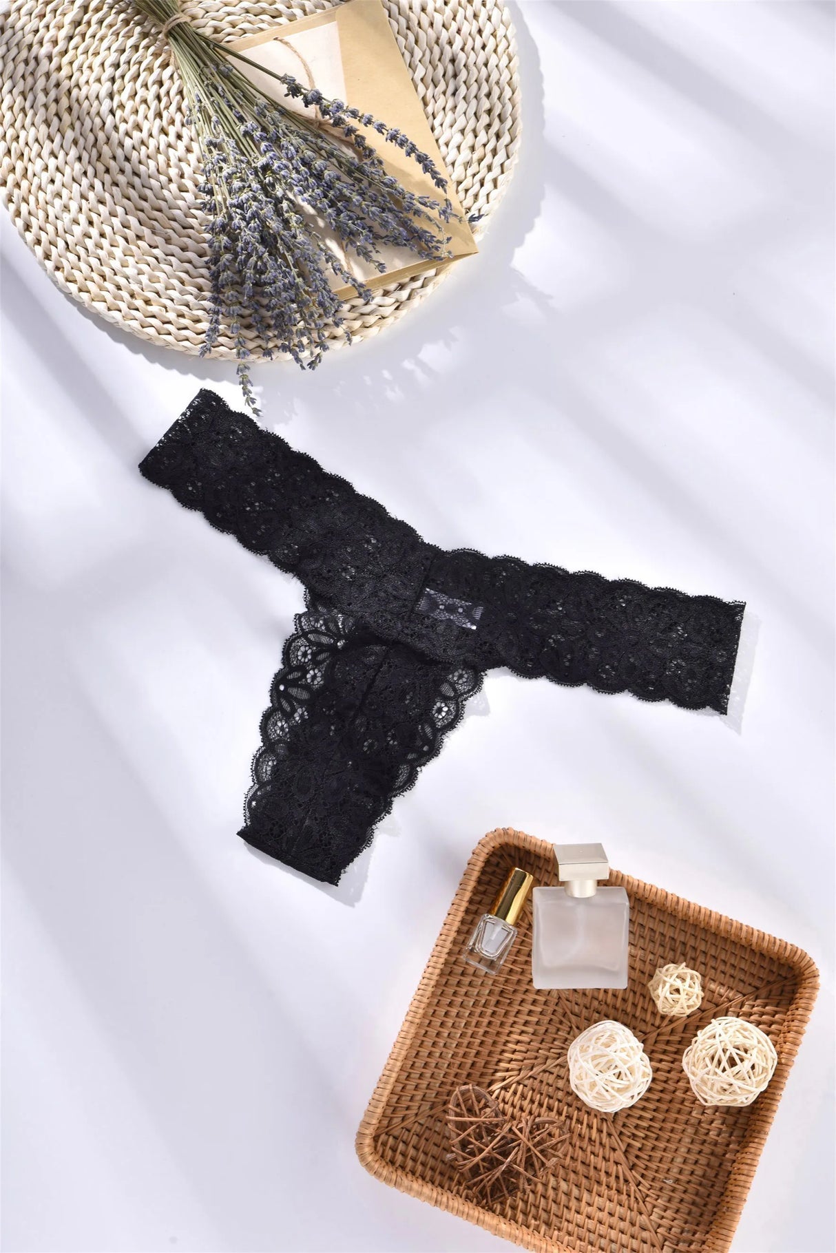 سراويل داخلية نسائية من حجر الراين