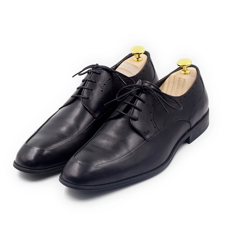 أحذية نسائية خشبية مصنوعة من خشب الصنوبر