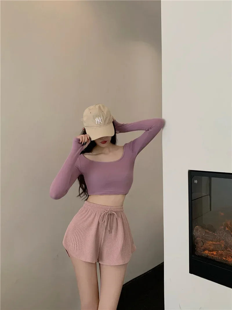 شورت رياضي نسائي واسع الساق