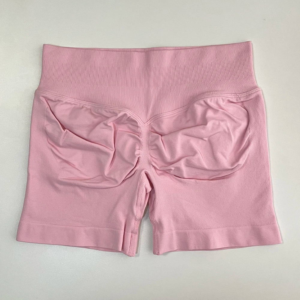 ملابس نوم صيفية نسائية مزينة بالزهور