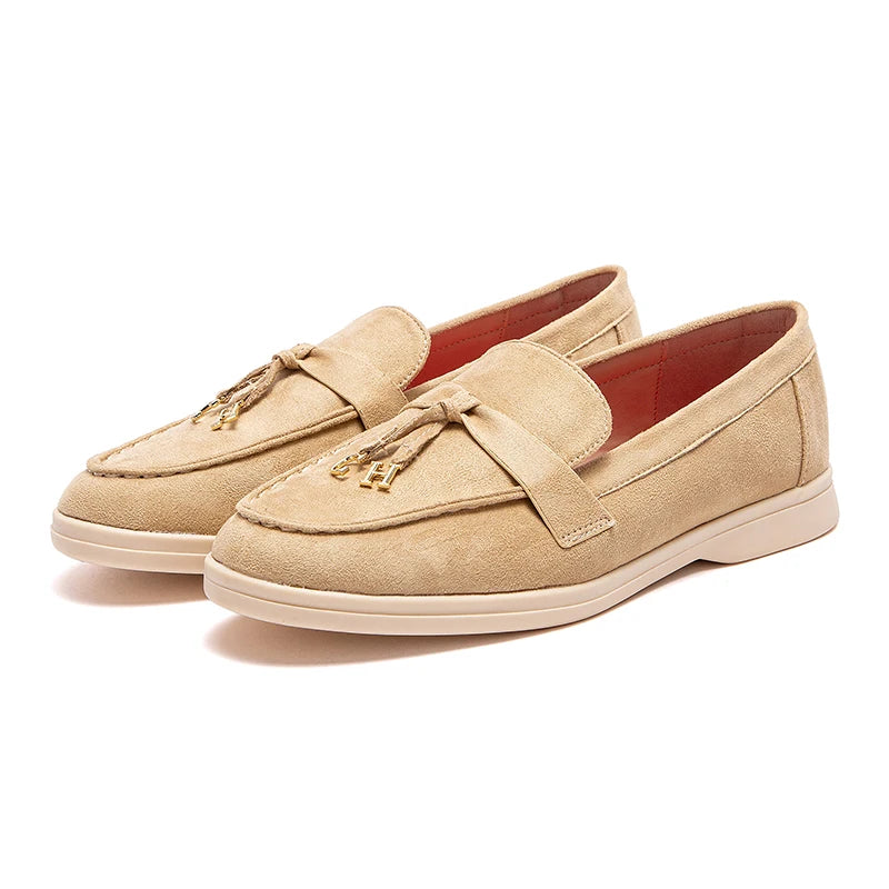 صنادل لوفر سوداء مدببة للنساء