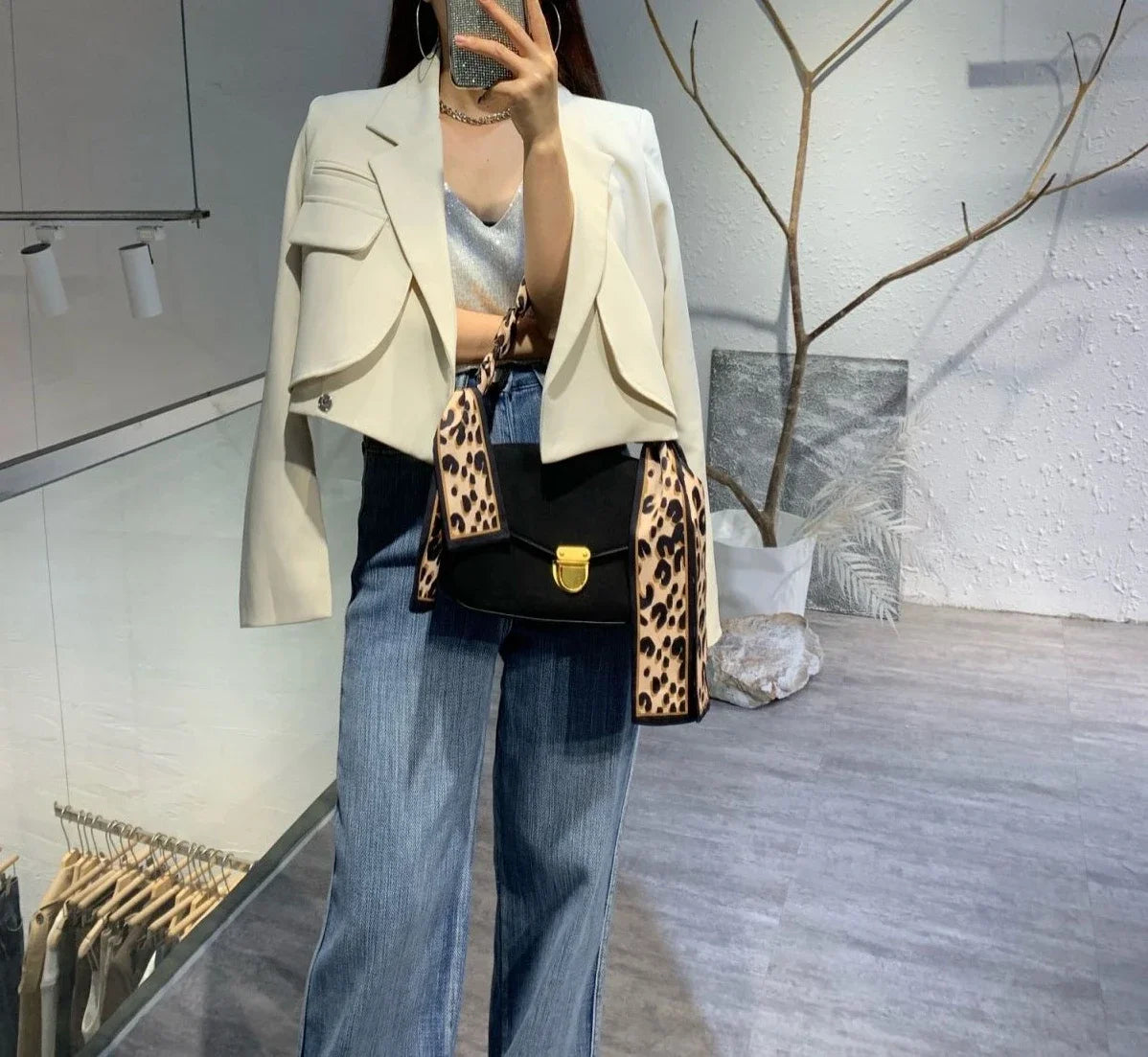 Cropique™ – Youthful Crop Blazer (Korean Style, Short Cut, Bold Look)