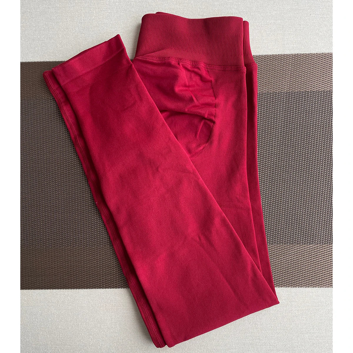 بنطال يوغا ضيق بدون درزات للنساء