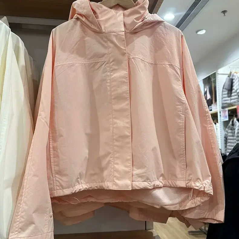 معطف نسائي رقيق بغطاء للرأس واقٍ من الرياح