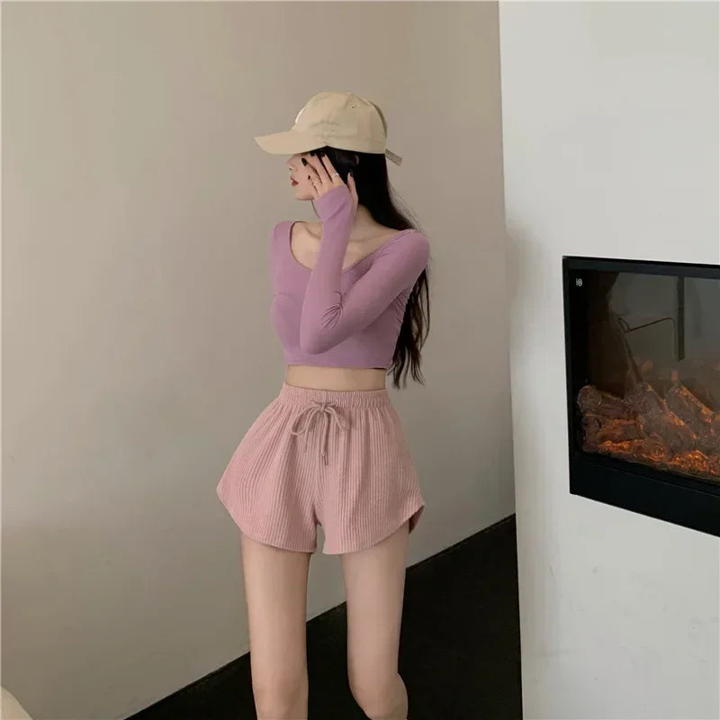 شورت رياضي نسائي واسع الساق