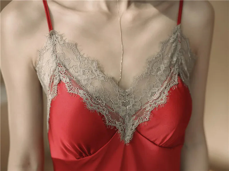 بيجامات نسائية من الحرير الجليدي