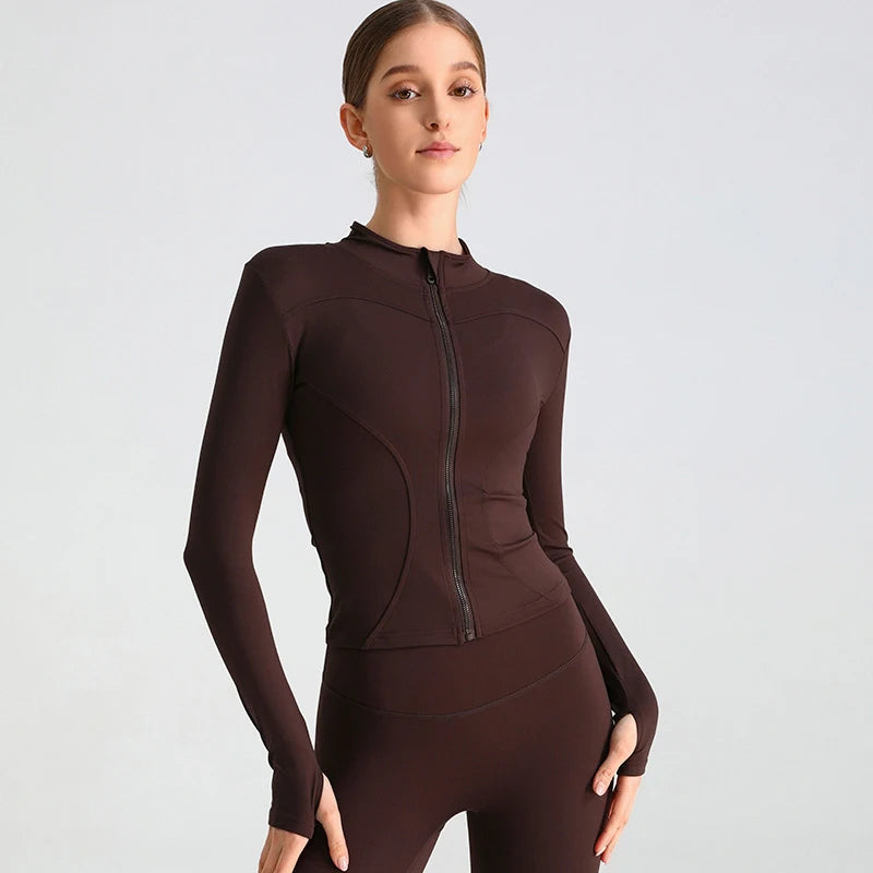 سترة يوجا نسائية بسحاب وقصّة Slim Fit