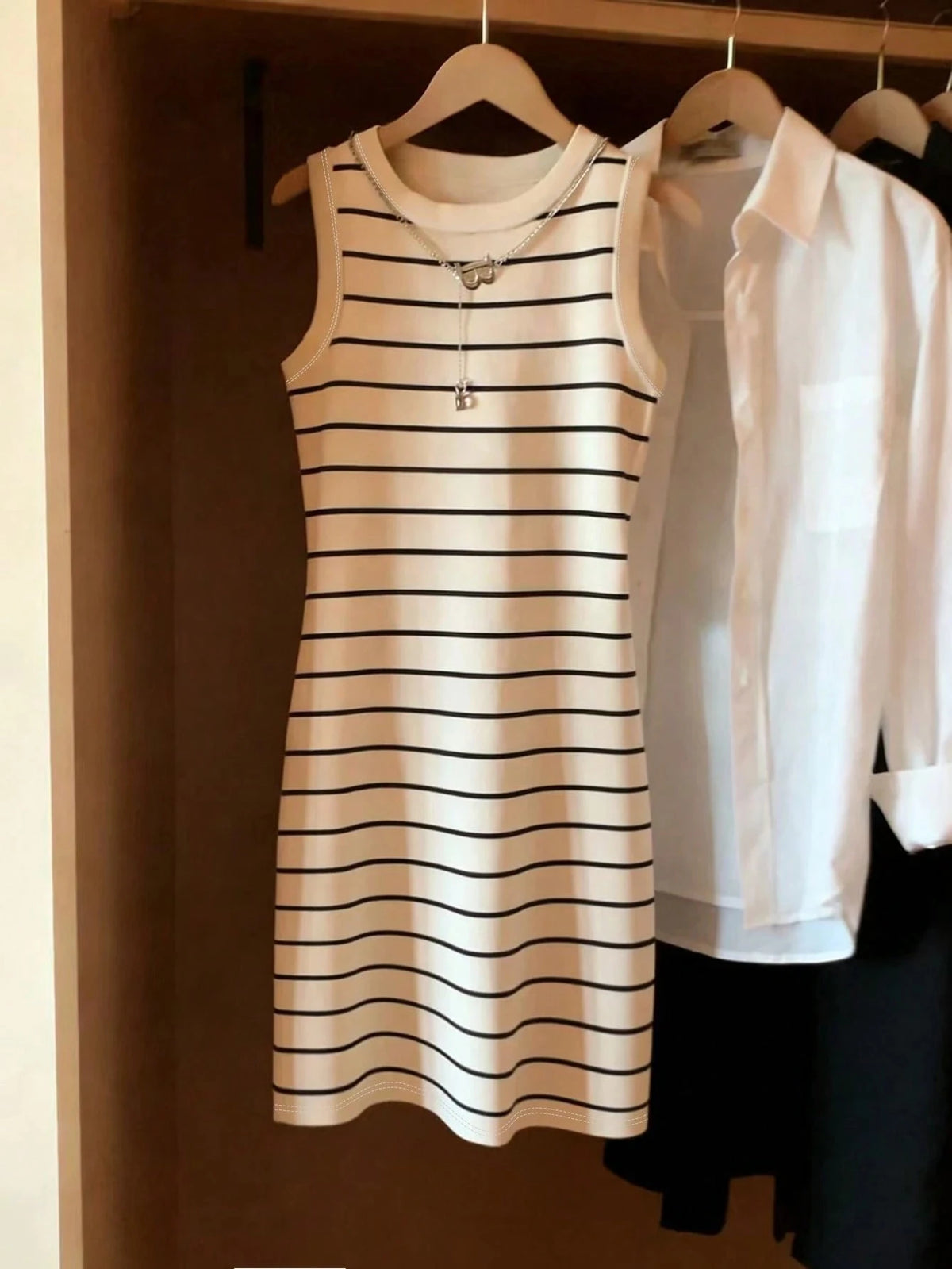 Women's Sleeveless Summer Dress