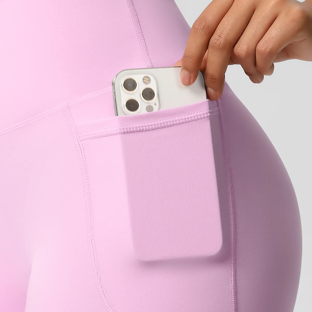 Women's Pocketed Fitness Yoga Shorts